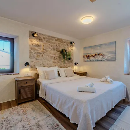 Ferienhaus Holiday Home With Hot Tub Nin, Zadar - 25006