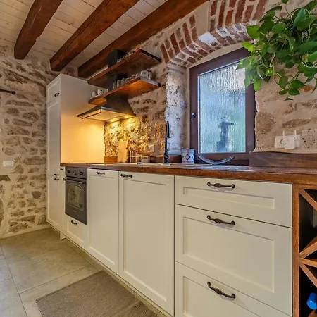 Ferienhaus Holiday Home With Hot Tub Nin, Zadar - 25006 *