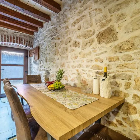 Holiday Home With Hot Tub Nin, Zadar - 25006 Ferienhaus Nin