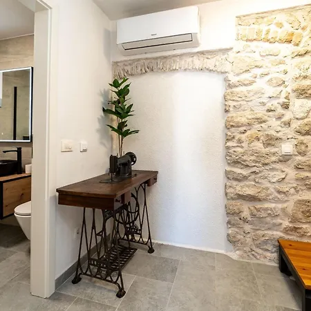 Holiday Home With Hot Tub Nin, Zadar - 25006 Ferienhaus Nin