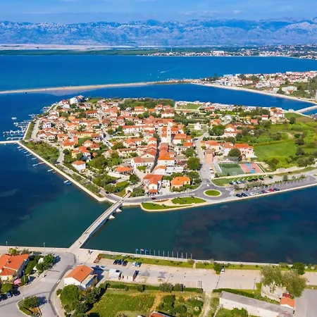 Ferienhaus Holiday Home With Hot Tub Nin, Zadar - 25006 *